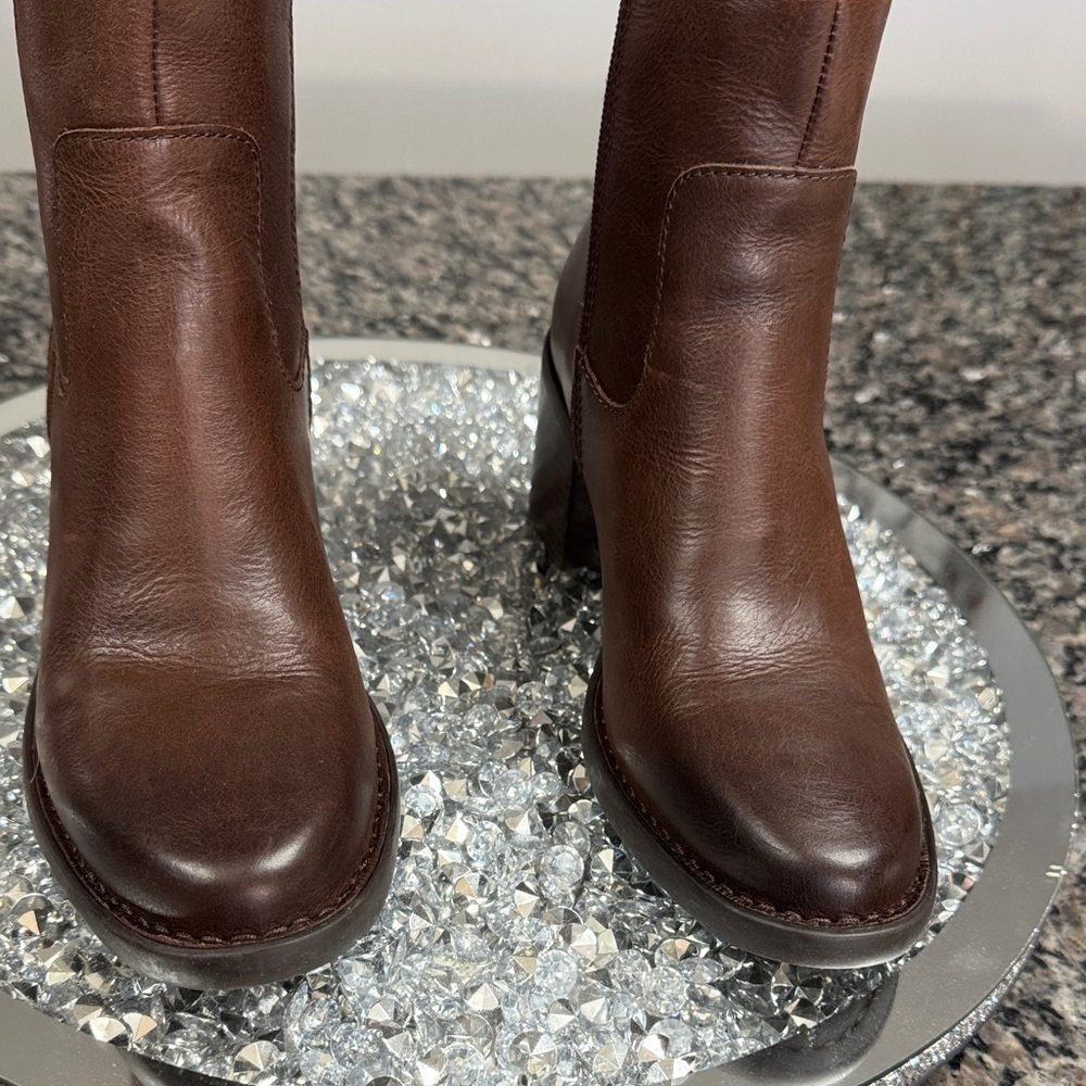 Born Rich Brown Leather block heels tall boots NEW 6.5 - Picture 11 of 16